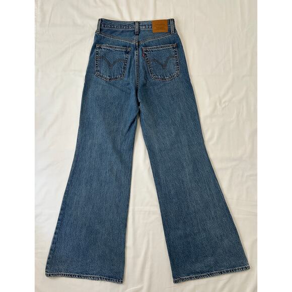 Levis women's High Loose Flare with Distress Premium Denim Size 26 - Picture 3 of 3